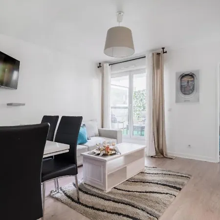 Apartment Spacieux Avec Terrasse Pres De Paris Et Du Stade De France *