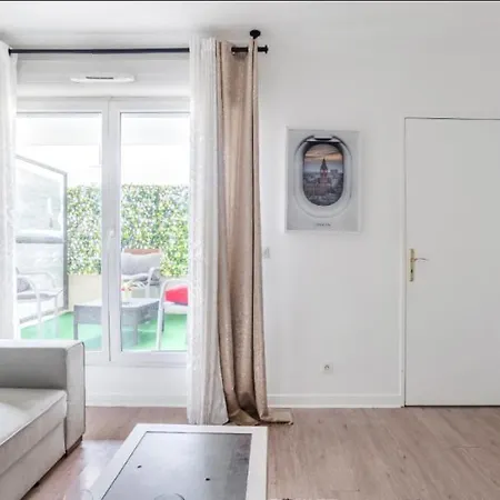 Spacieux Avec Terrasse Pres De Paris Et Du Stade De France Apartment
