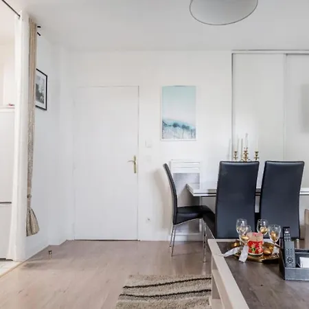 Spacieux Avec Terrasse Pres De Paris Et Du Stade De France Apartment